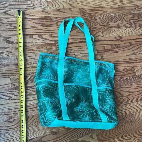 Beautiful green palm leaves beach bag Mesh Beach Tote durable fits a lot pockets - Picture 5 of 10